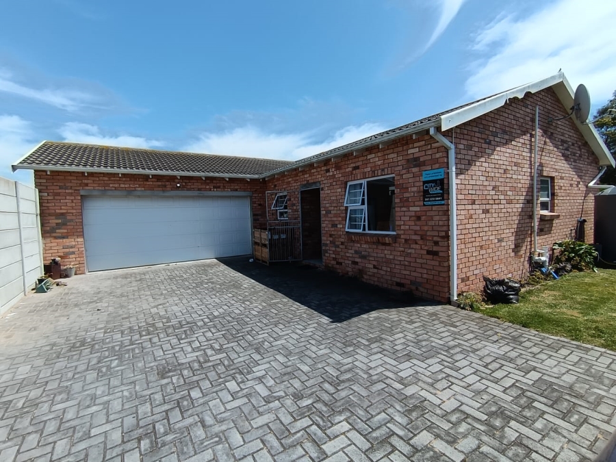 3 Bedroom Property for Sale in Pinelands Eastern Cape